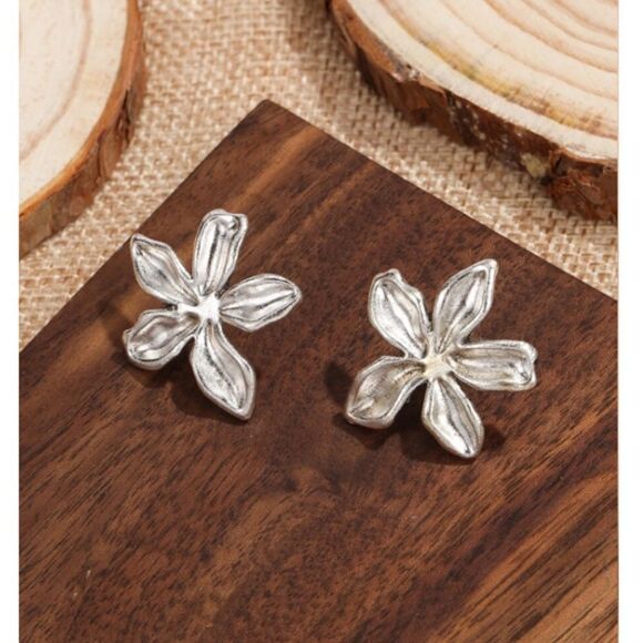 Flower Stud Earrings  - Picture 1 of 3